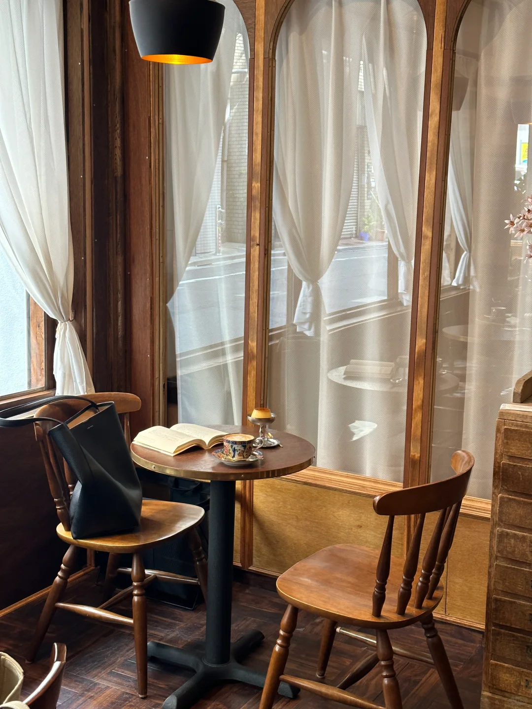 In Tokyo! Found my dream café ☕️ Absolutely stunning!