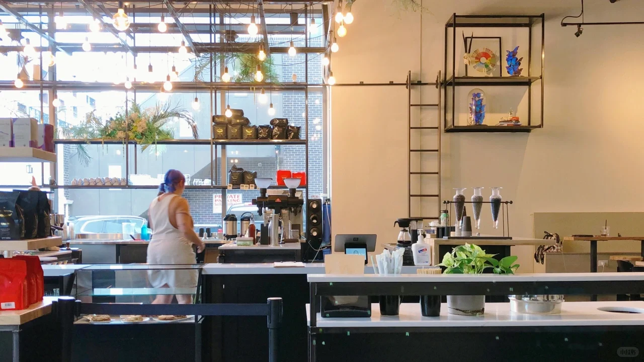 Denver | A Serendipitous Encounter at Aviano Coffee