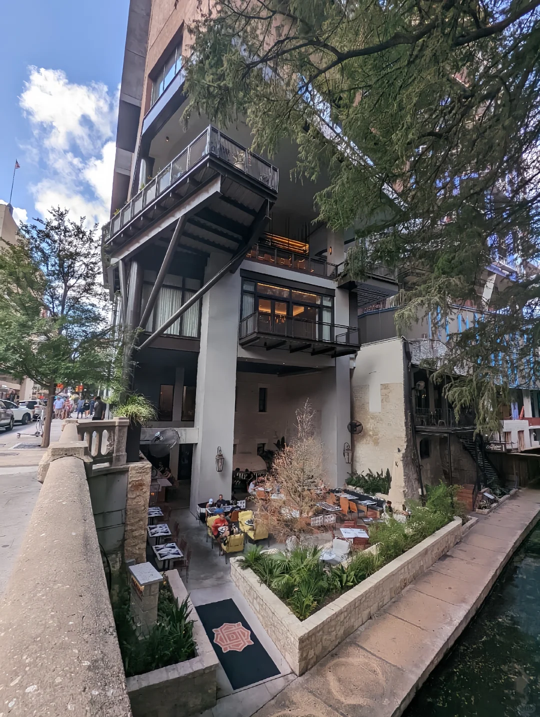 The Dream of Living in a Riverside Cottage Comes True at a San Antonio Hotel