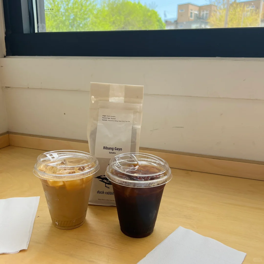 Photogenic Coffee Shops in Cleveland~