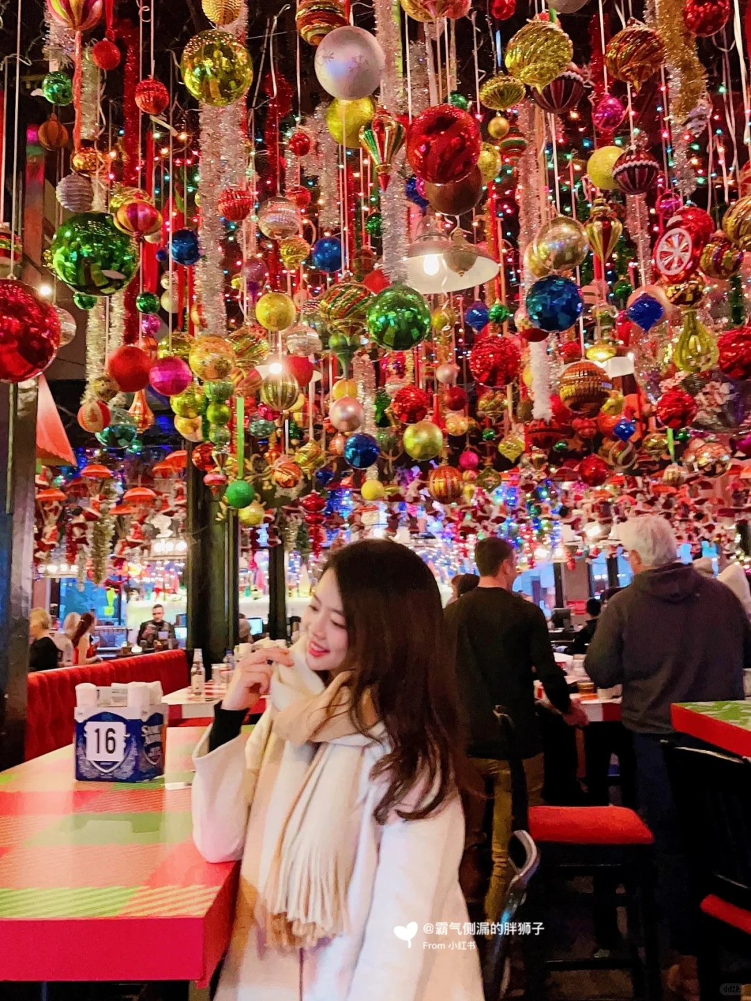 Chicago | Exploring the Limited-Edition Christmas Pop-Up: Santa Baby Bar