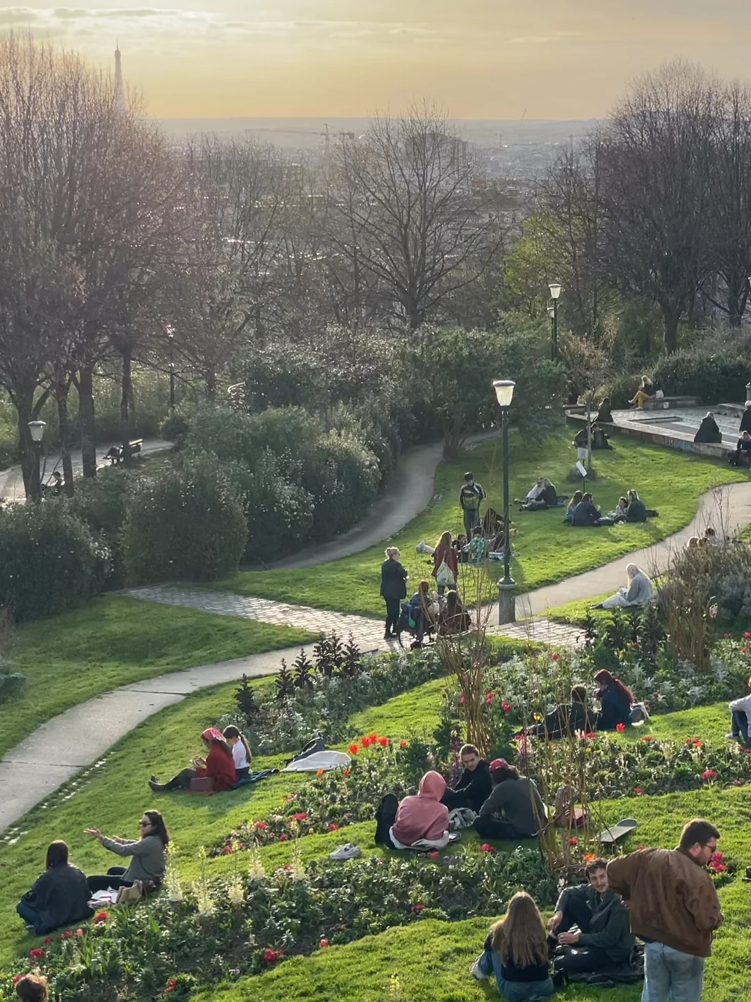 🇫🇷 Beyond Montmartre: Where Paris' Youth Flock for Spring Outings! 🌸