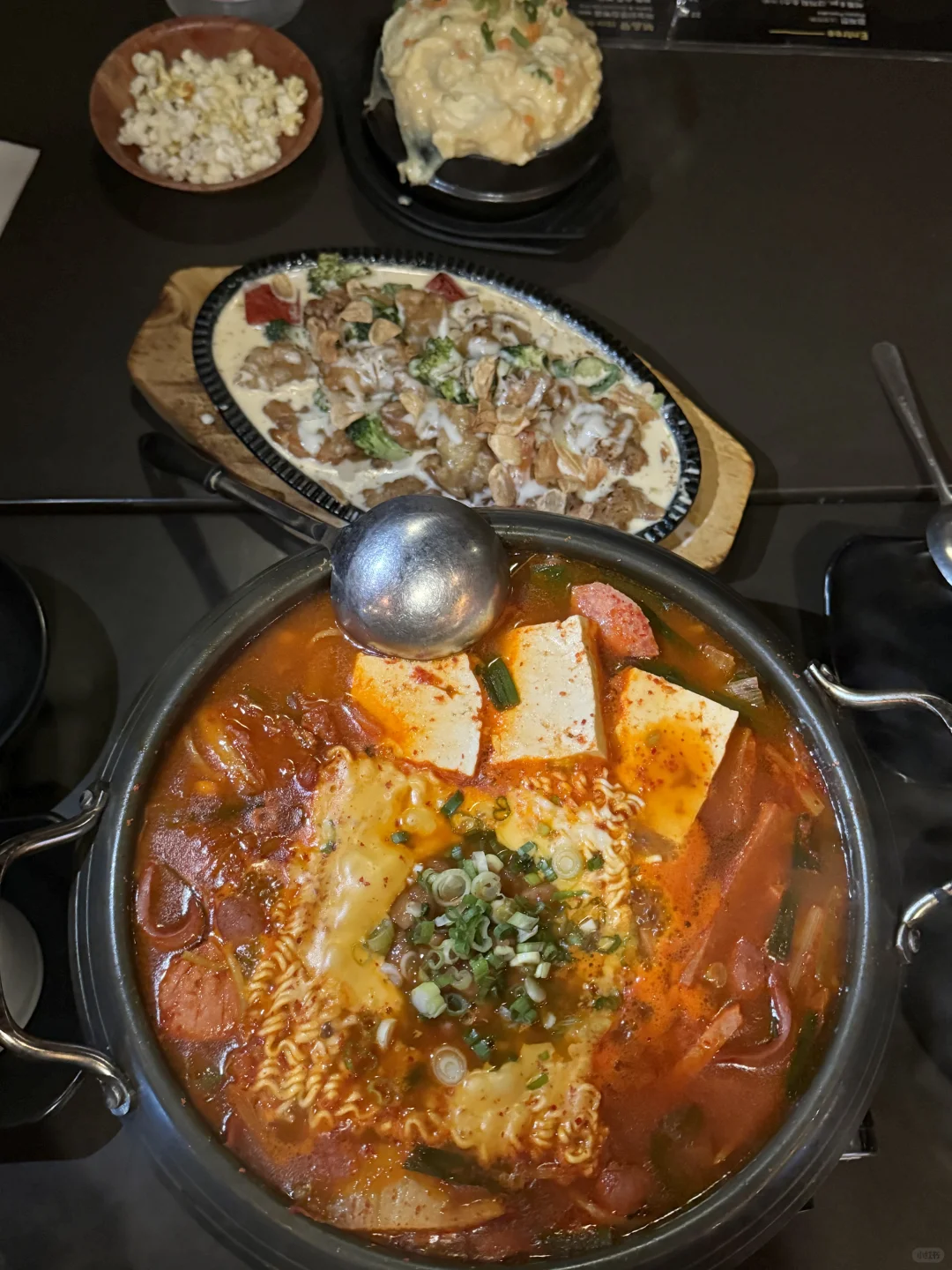 "Flushing's 4.8-Star Korean Eatery: A Late-Night Haven Open Until 3 AM"