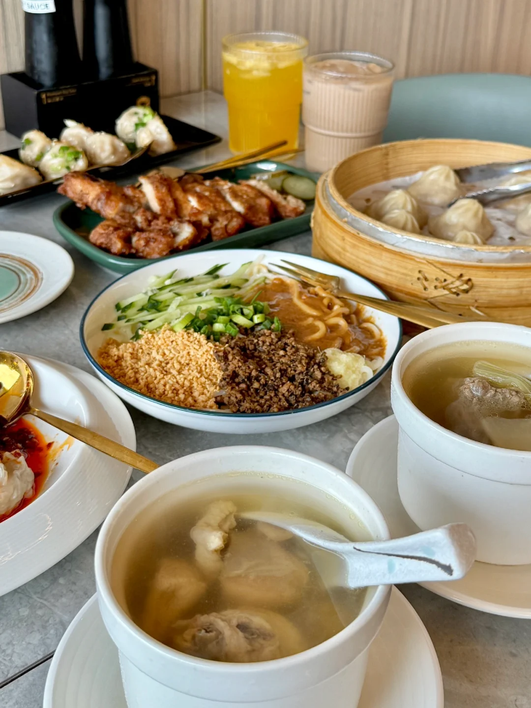 🇺🇸 Seattle | This Soup Dumpling Spot Always Seems to Have a Line 🥟
