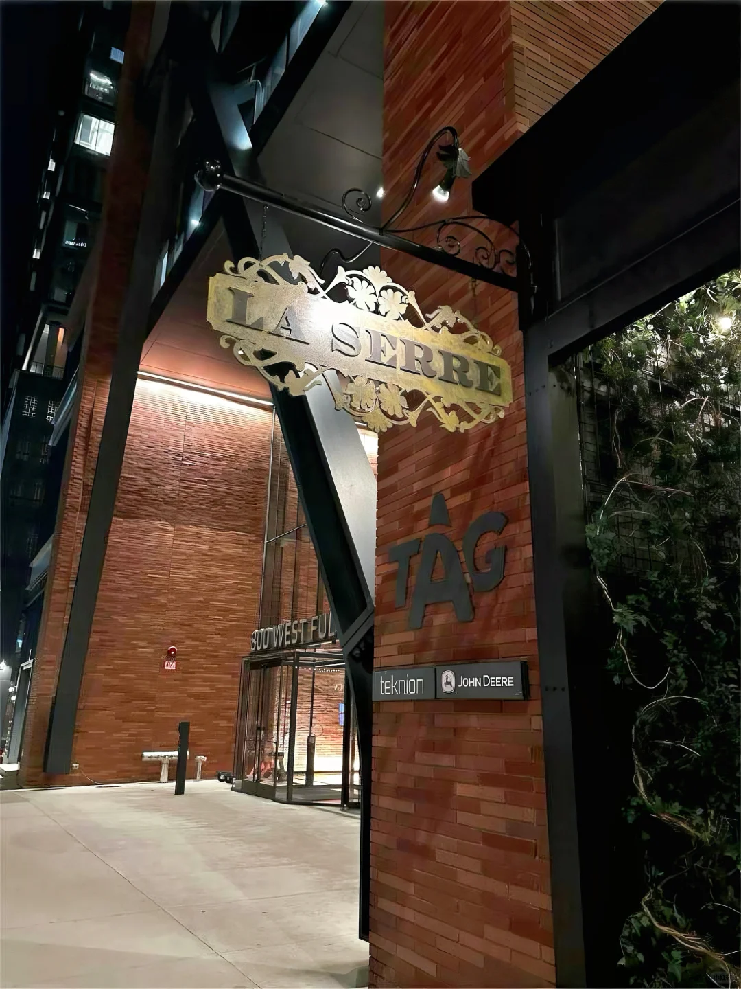 The French Restaurant in Chicago I Take Every Boyfriend To 🍽