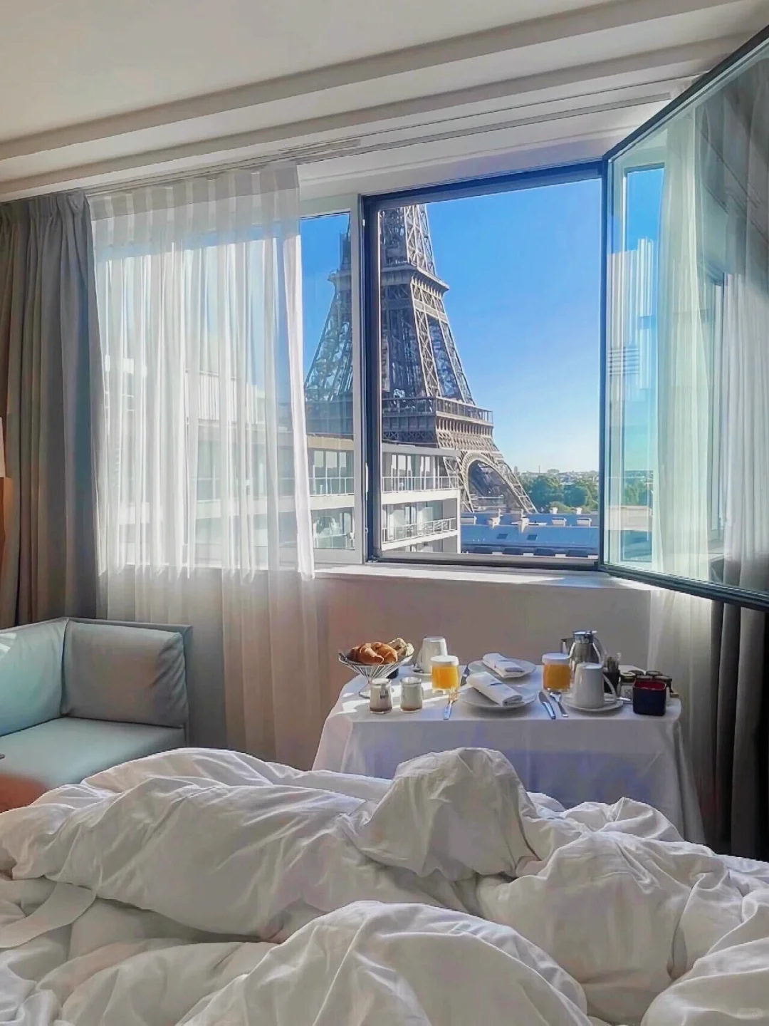 In Paris! Louvre! 😭😭 1180💰/3 Nights! Cheap and Cozy!