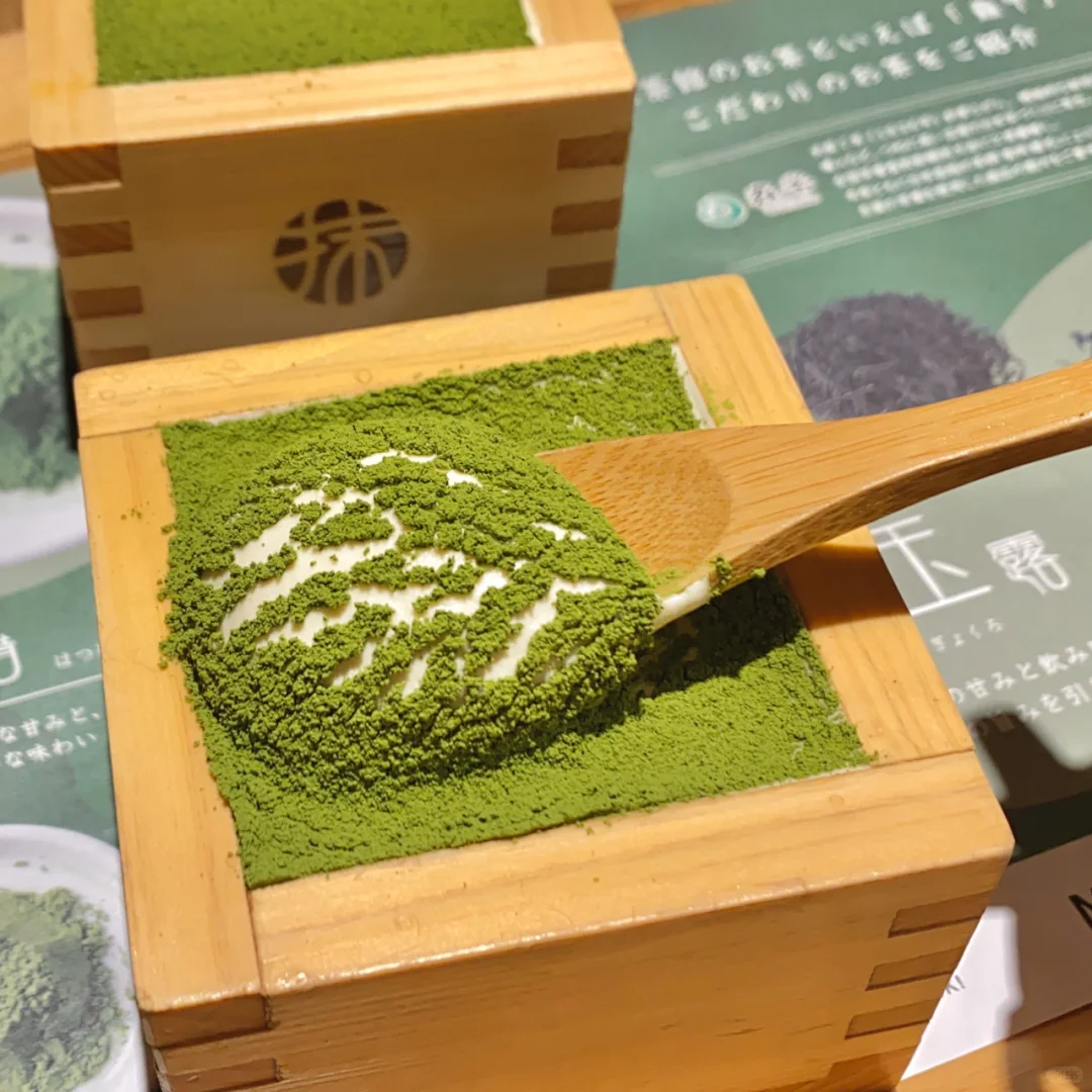 Exploring Kyoto Eats ⛩ Photo Ops at Kiyomizu Temple 📷 Matcha Tiramisu 🍵