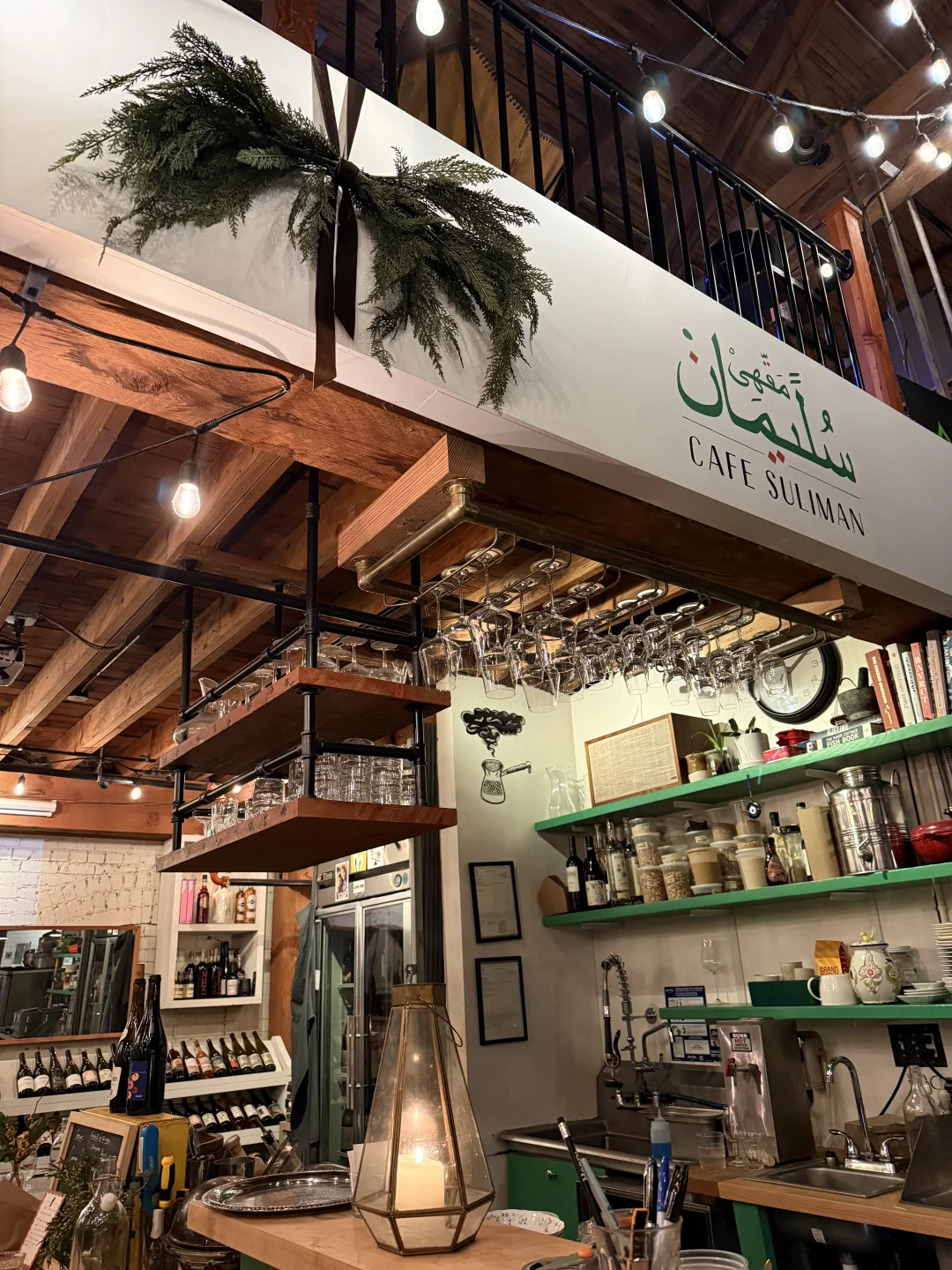 "Cafe Suliman Seattle: A Hidden Gem of Atmosphere and Dining in the Market"