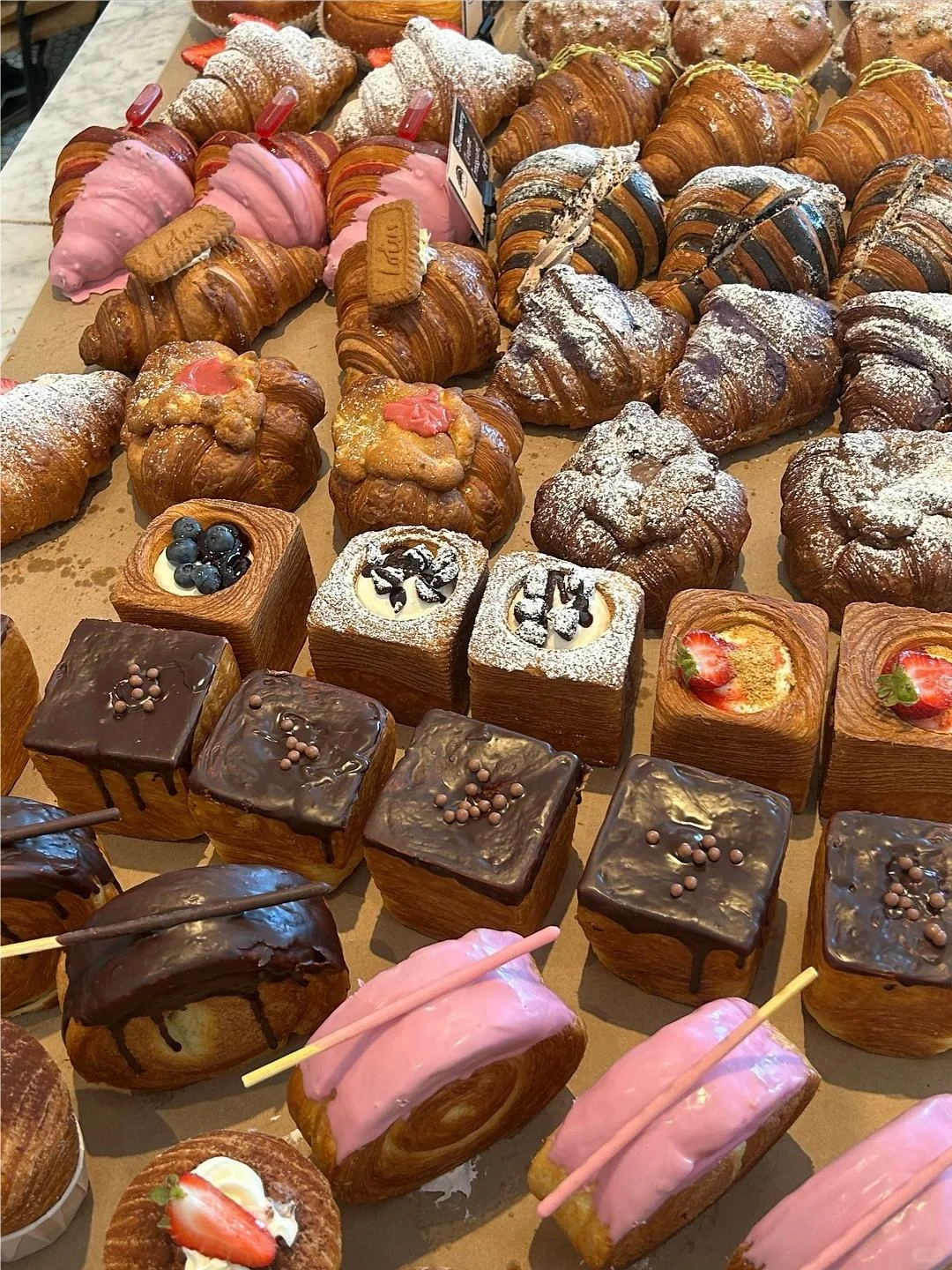 Orlando... How dare you hide such an amazing dessert shop from me! 😡