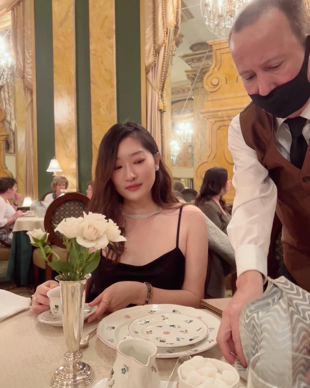 French Afternoon Tea – The Oldest and Most Luxurious Hotel in Memphis