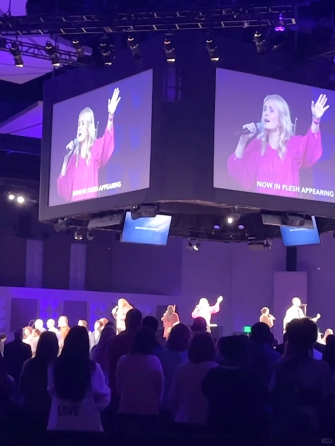 Houston, USA 🇺🇸 Expecting Mom 🤰 Visits Community Christ Church ⛪️