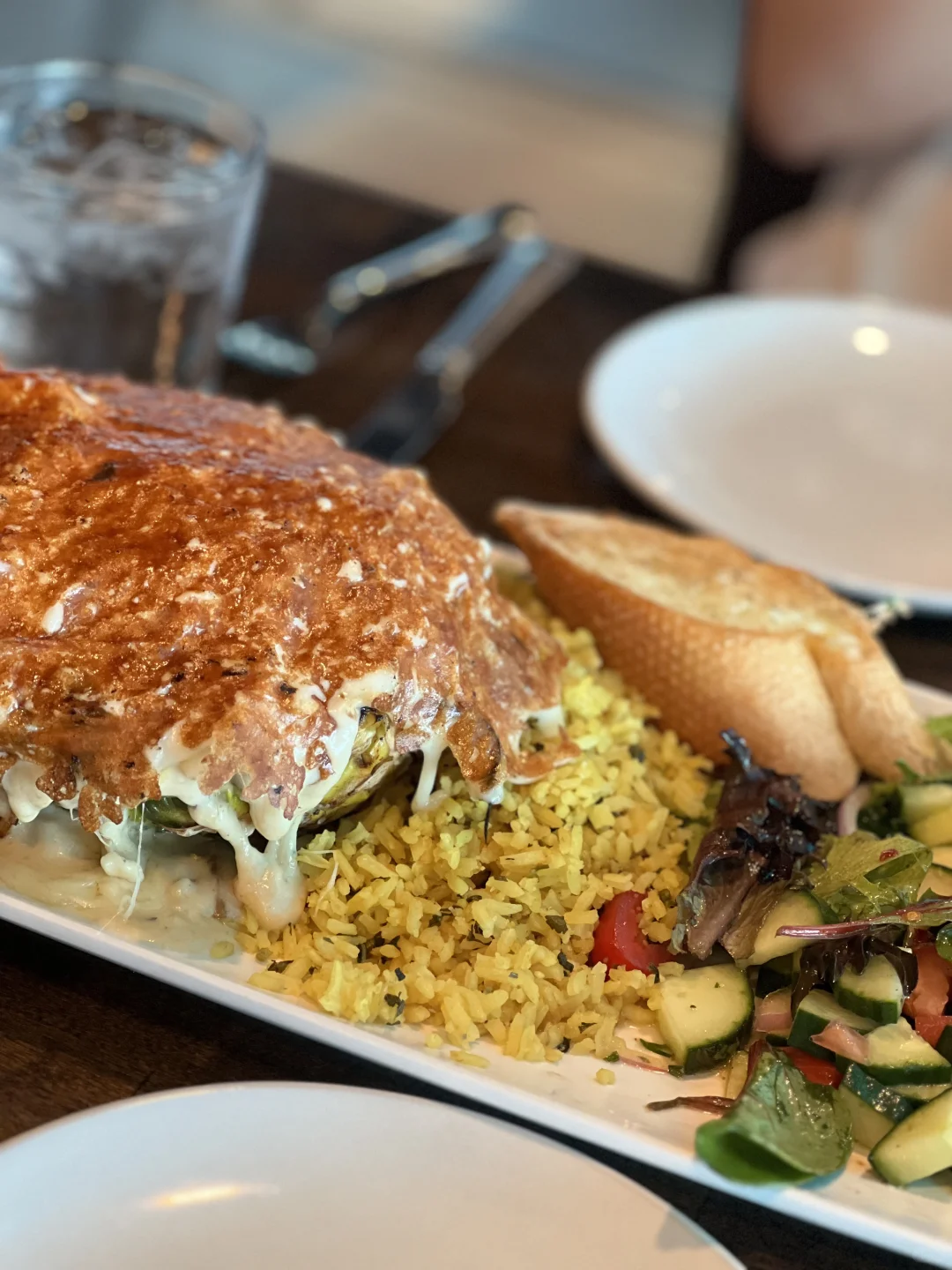 Hidden Gem in Chicago: Exploring a Unique Restaurant (Featuring Delicious Pineapple Seafood Rice!)