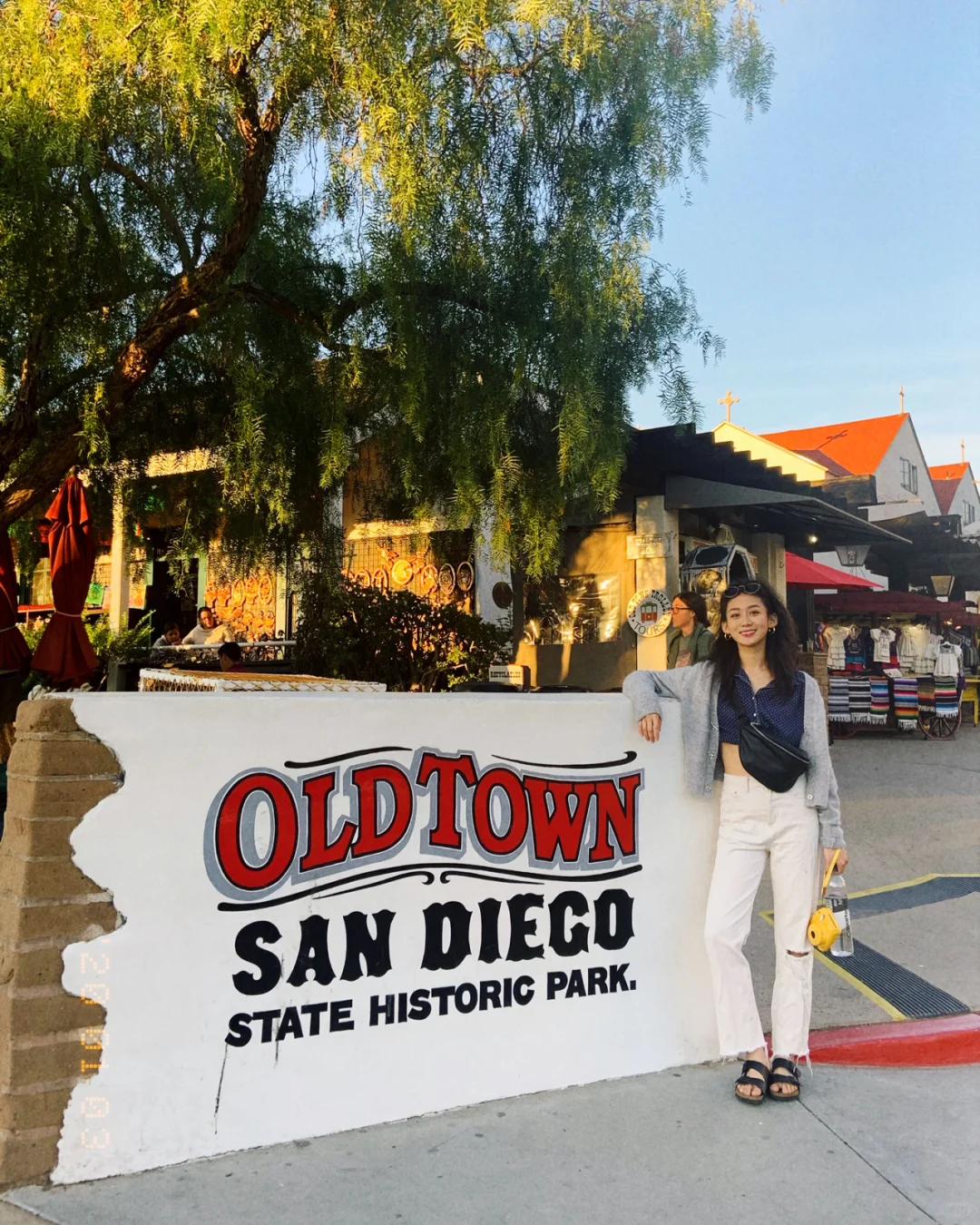**Title:** Exploring Tacos in San Diego's Old Town🌮  

**Translation:**  
**Title:** サンディエゴのオールドタウンでタコス🌮を探検  

**Generated Title & Description:**  

**Title:** 伸縮性のある カジュアル パンツ 快適 花柄 デザイン 旅行 ジョギング ヨガ 用  

**Bullet Points:**  
1. 