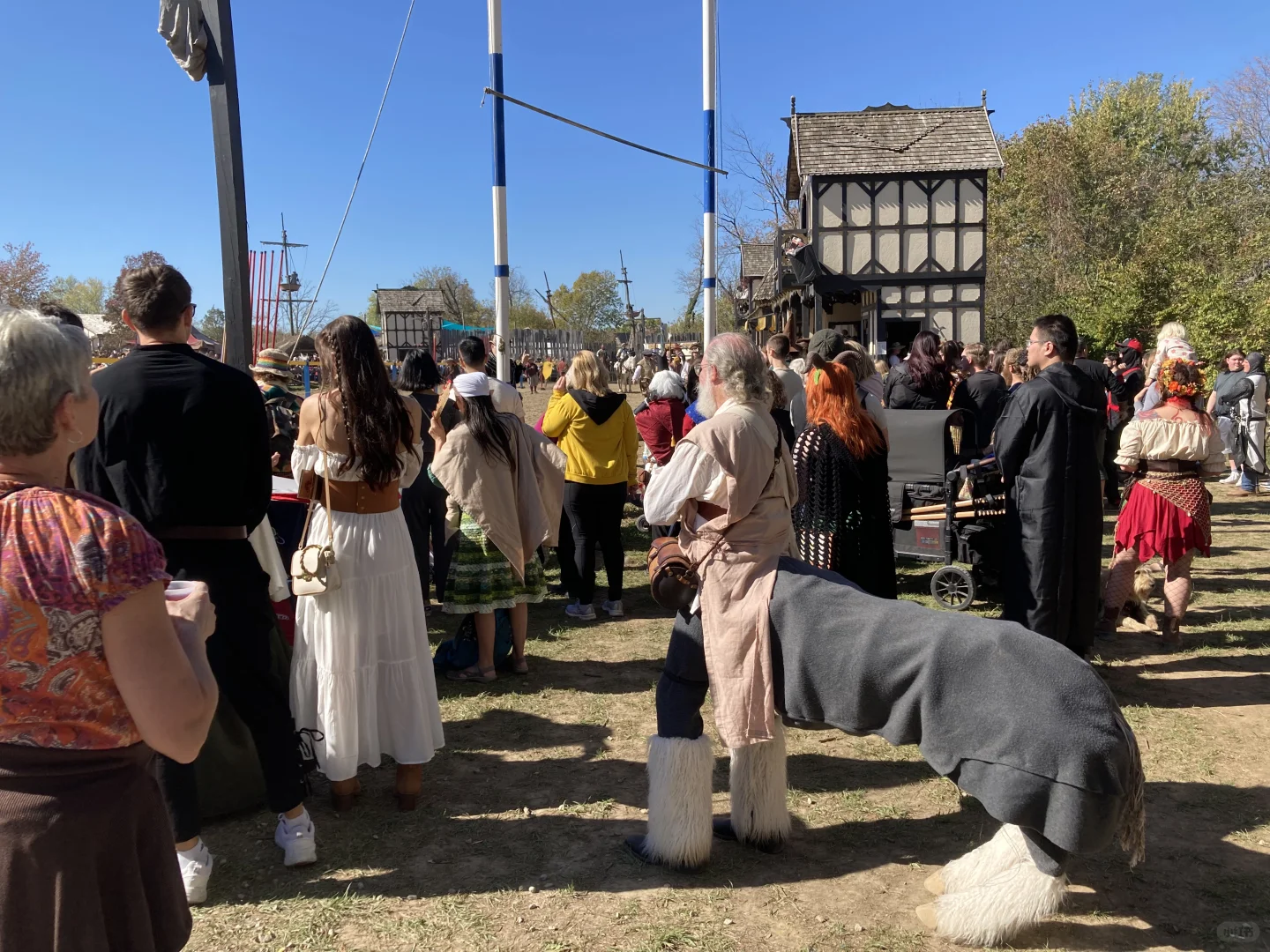 American Cultural Essence | A Treat for Those Who Love Eccentric Outfits 😍