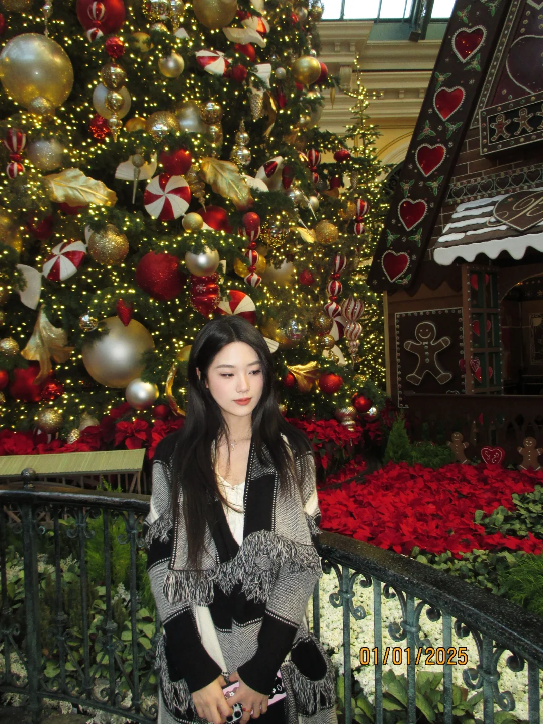 "Top Photo Spots in Las Vegas 🌇 + Must-Try Food Recommendations 🥘💕"