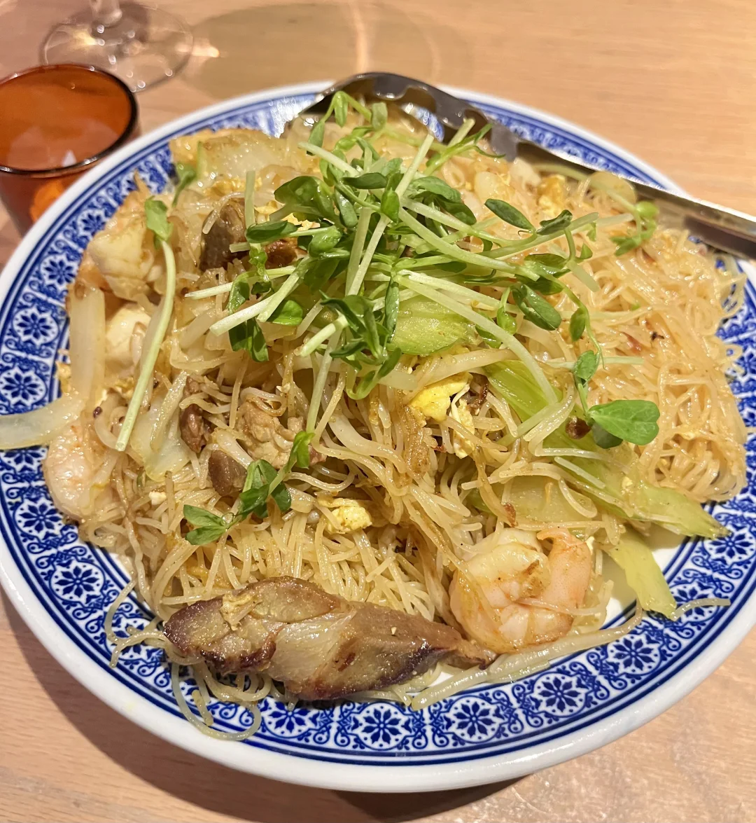 Incredibly Delicious Singaporean Fried Noodles Found in Boston