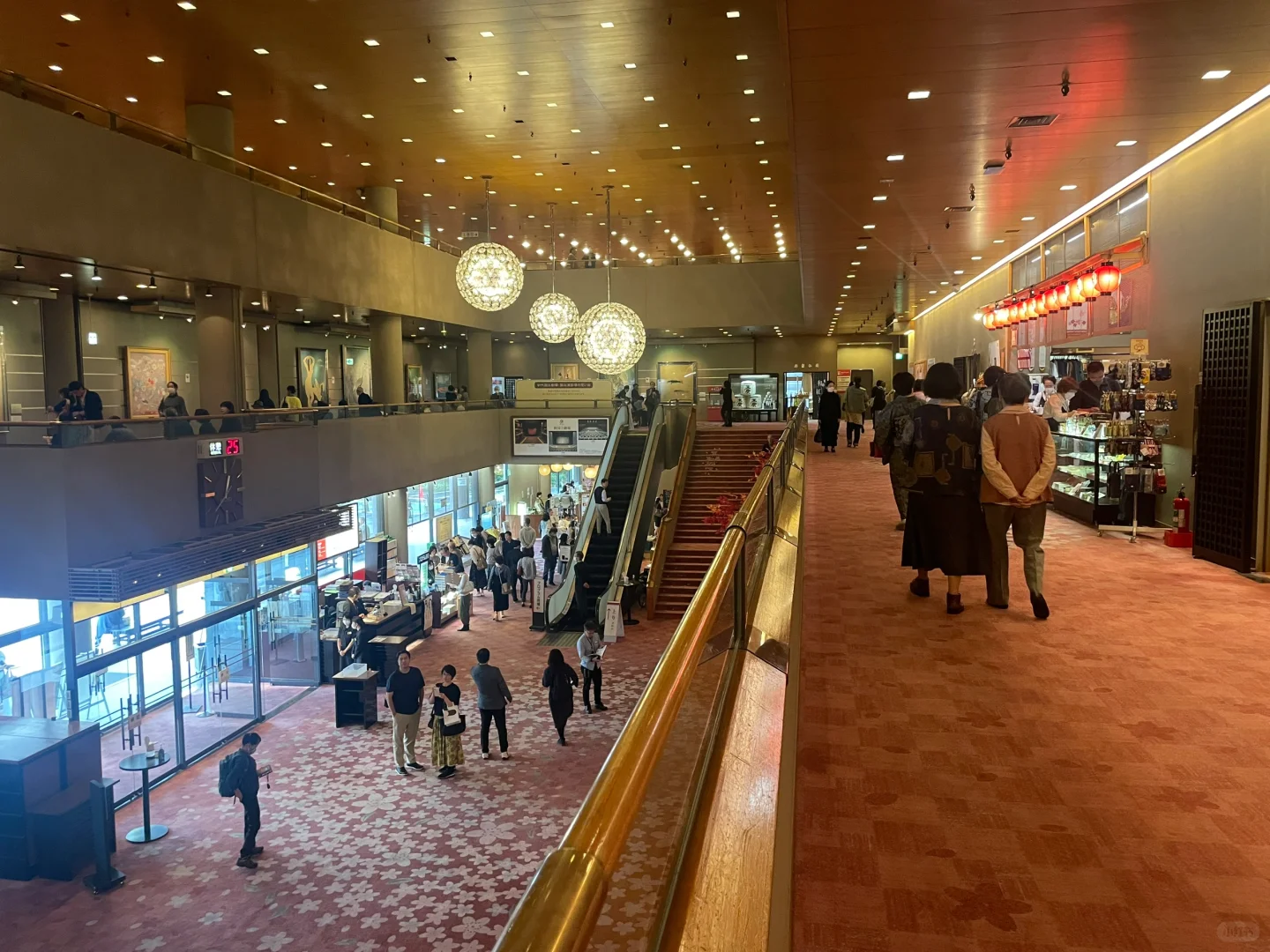 A Guide to Watching Kabuki at Tokyo's National Theatre