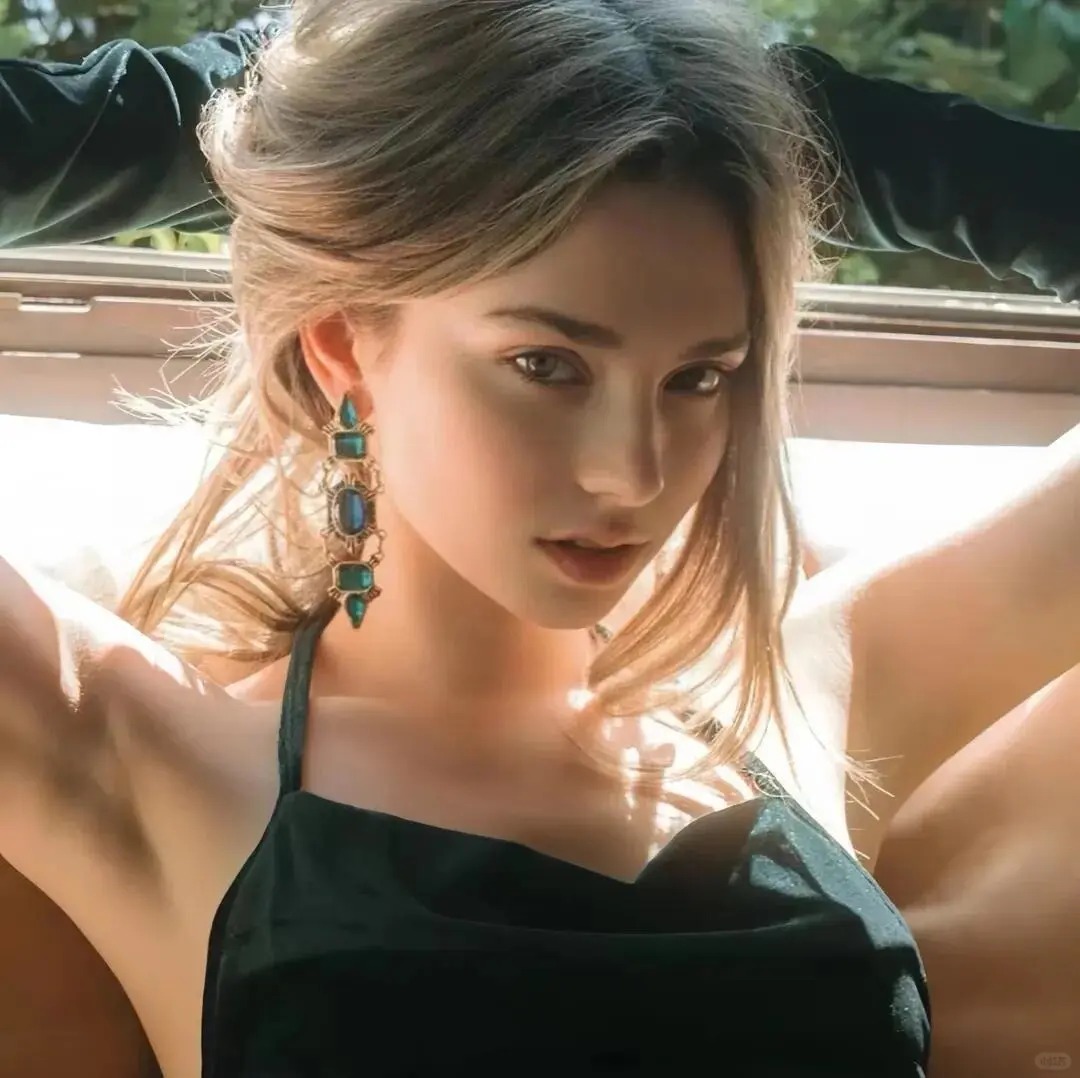 Ava 