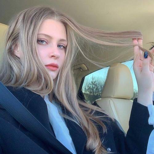 Violet Taylor