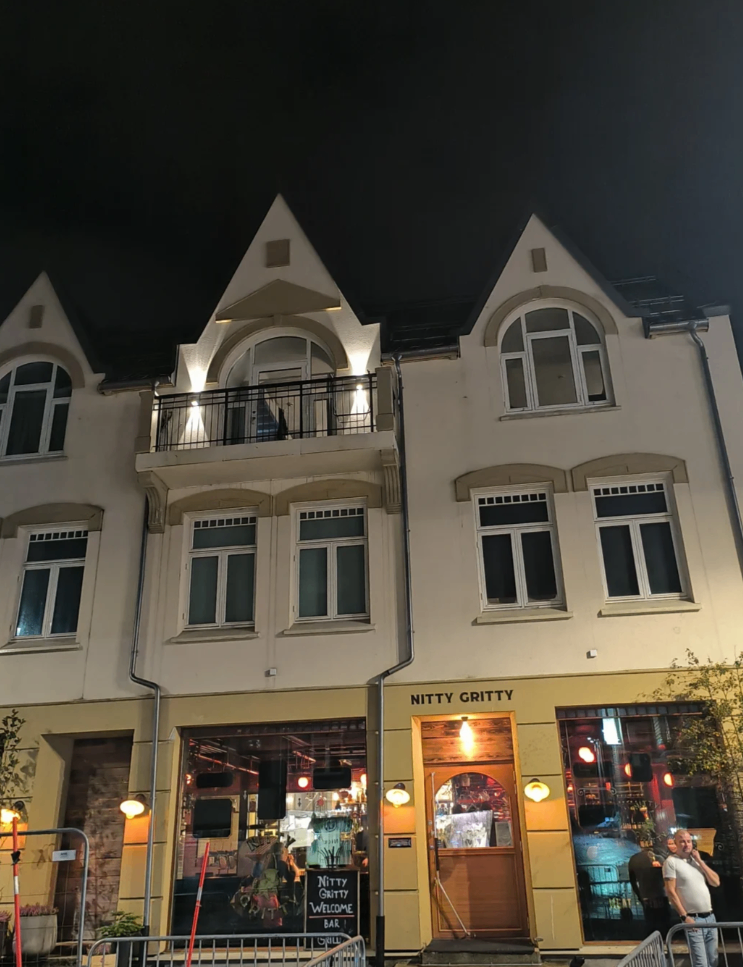 post_image