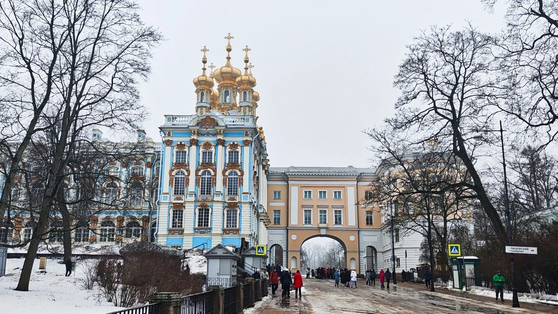 Saint Petersburg Budget Travel Guide!! 💰