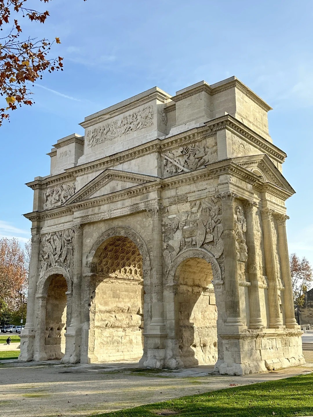 The Oldest Surviving Triumphal Arch in the World 😮 by Thomas Hernandez ...