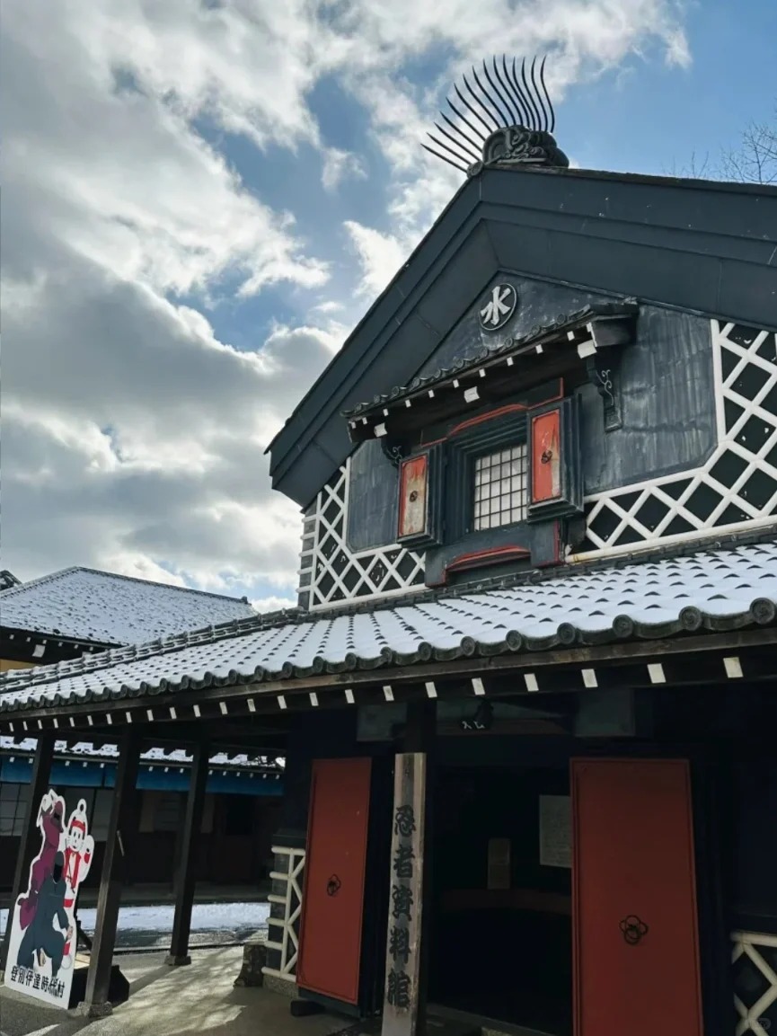 post_image